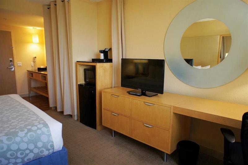 Hotel La Quinta & By Wyndham 3*
